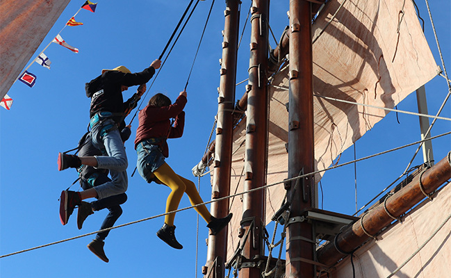 Escalade mât géants à l'adordage